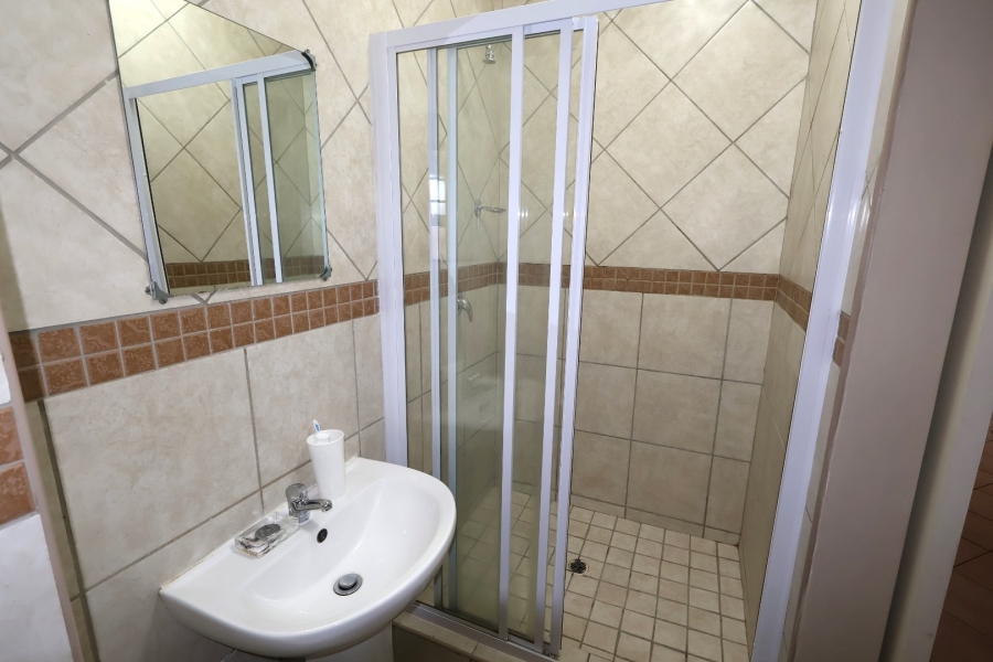 1 Bedroom Property for Sale in Vredenhof Sh Free State